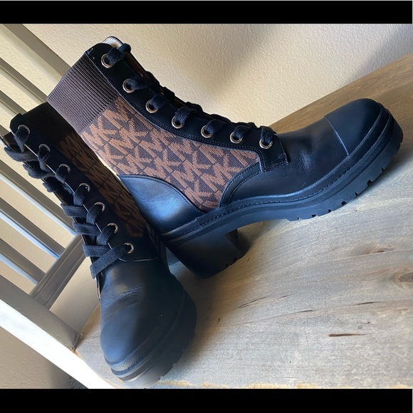 Micheal Kors Combat Boot - Picture 4 of 6